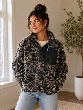 Mountain And Isles Fleece Pullover
